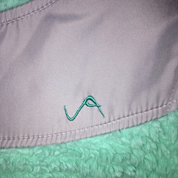 Girls Vertical 9 Jacket - Picture 3 of 4